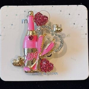 🥂 XOXO Champagne Celebration Brooches 🥂Raspberry NWT